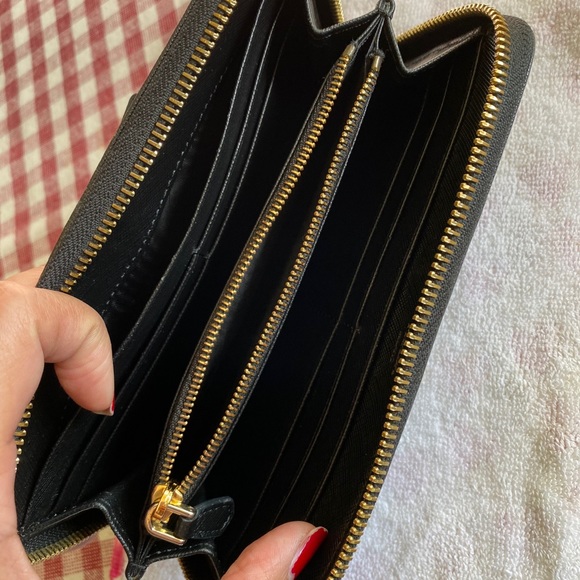 Prada Saffiano Wallet - Picture 13 of 14